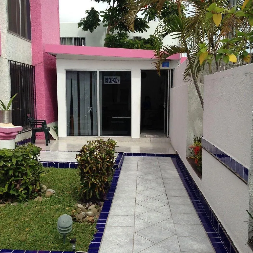 ** Otel Garden Suites Cancun Meksika